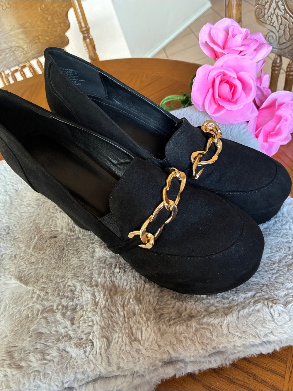Women’s Black Chain-Accent Loafers - Slip-On Comfort